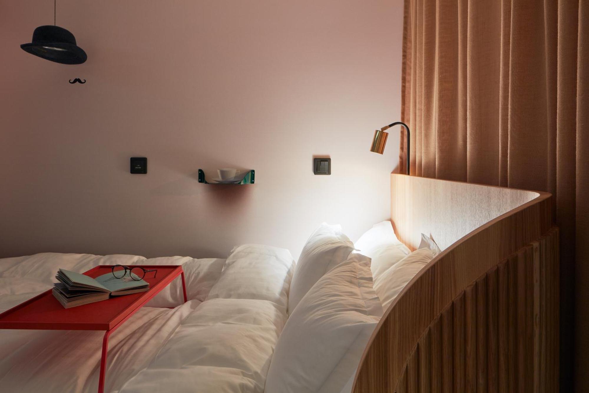 Zzz Dreamscape Hotel สต็อกโฮล์ม ภายนอก รูปภาพ